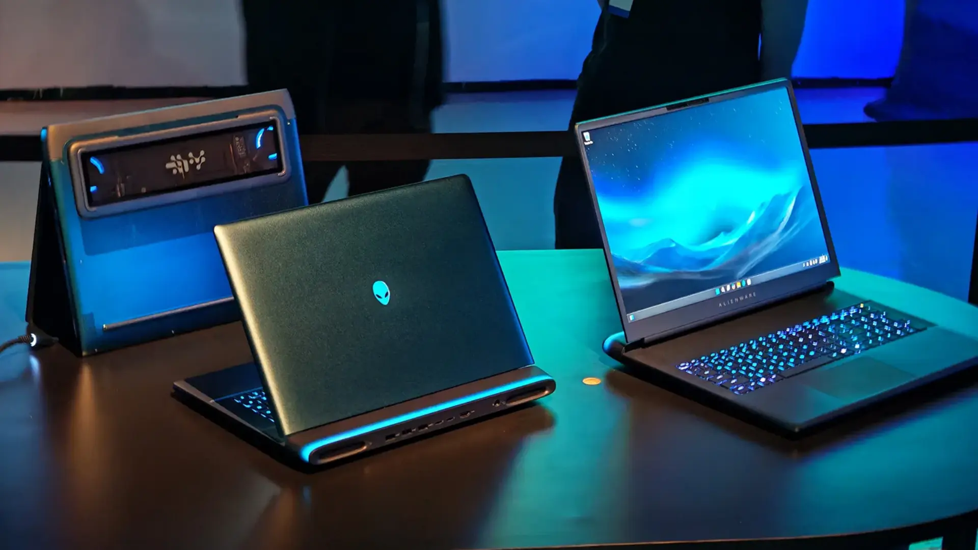 Alienware-Area-51-Gaming-Laptop-14-16-01.webp